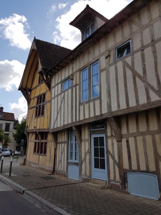 Maison Du Dauphin 1534 Troyes Buitenkant foto
